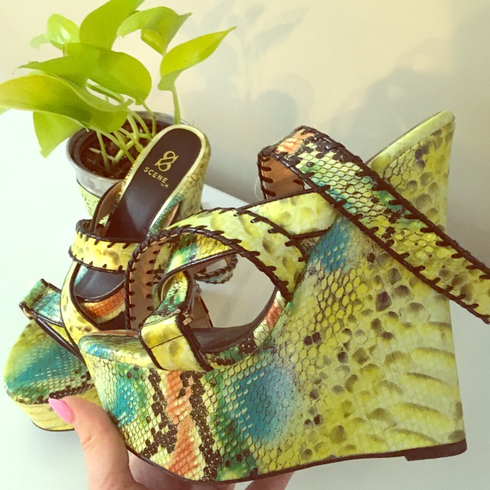 Size 7 platform wedge ; NEON Snake skin